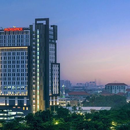 Movenpick Surabaya City Exterior foto
