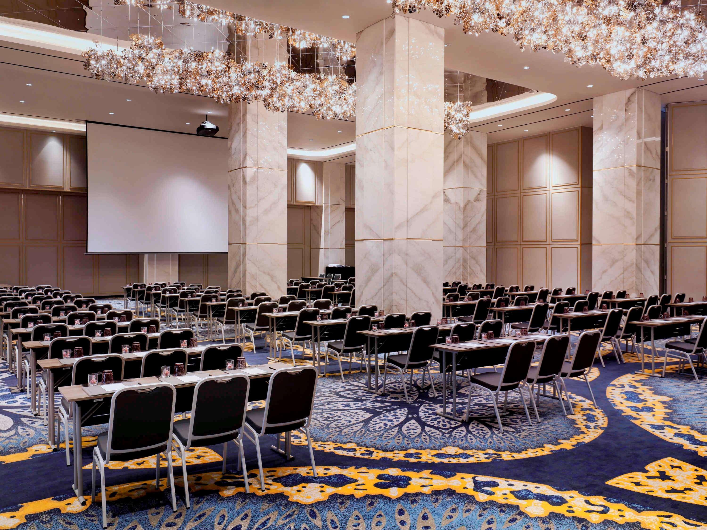 Movenpick Surabaya City Exterior foto