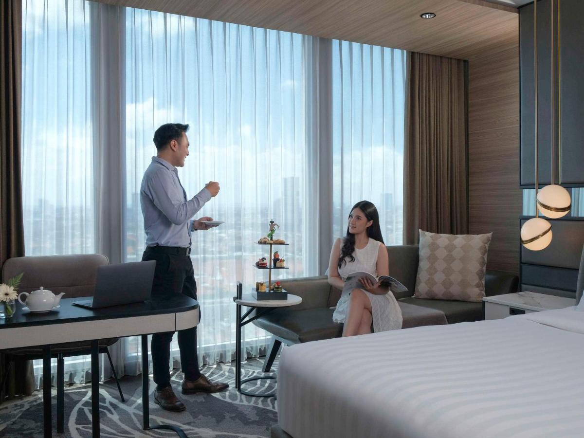 Movenpick Surabaya City Exterior foto