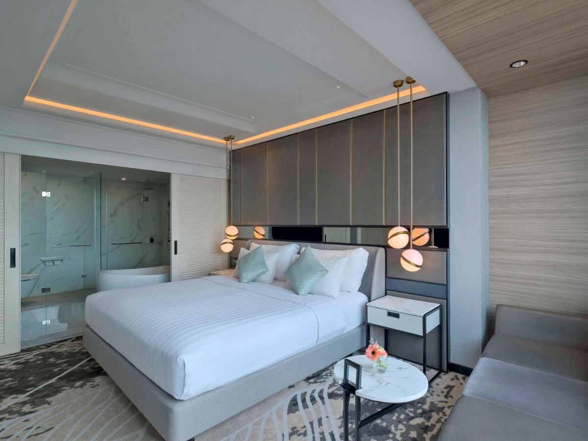 Movenpick Surabaya City Exterior foto