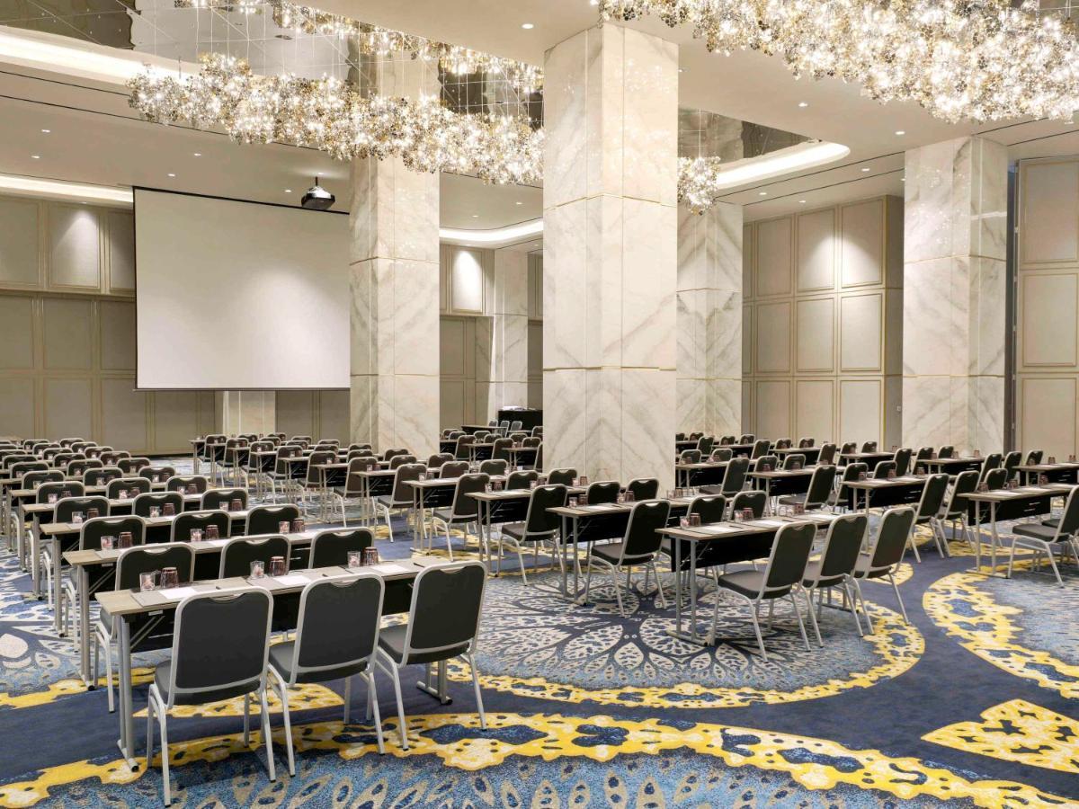 Movenpick Surabaya City Exterior foto