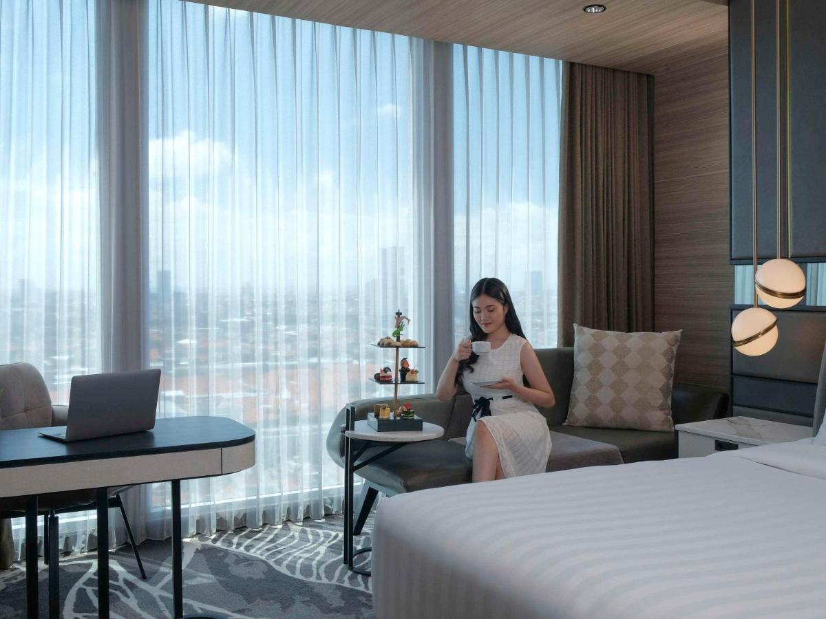 Movenpick Surabaya City Exterior foto