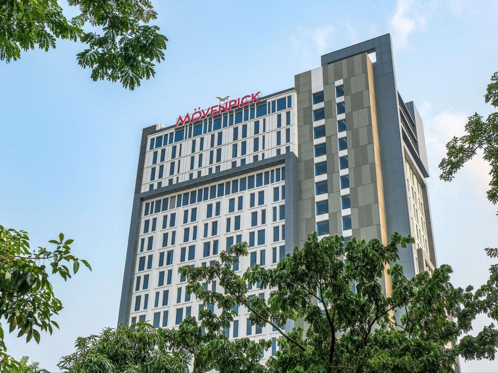 Movenpick Surabaya City Exterior foto