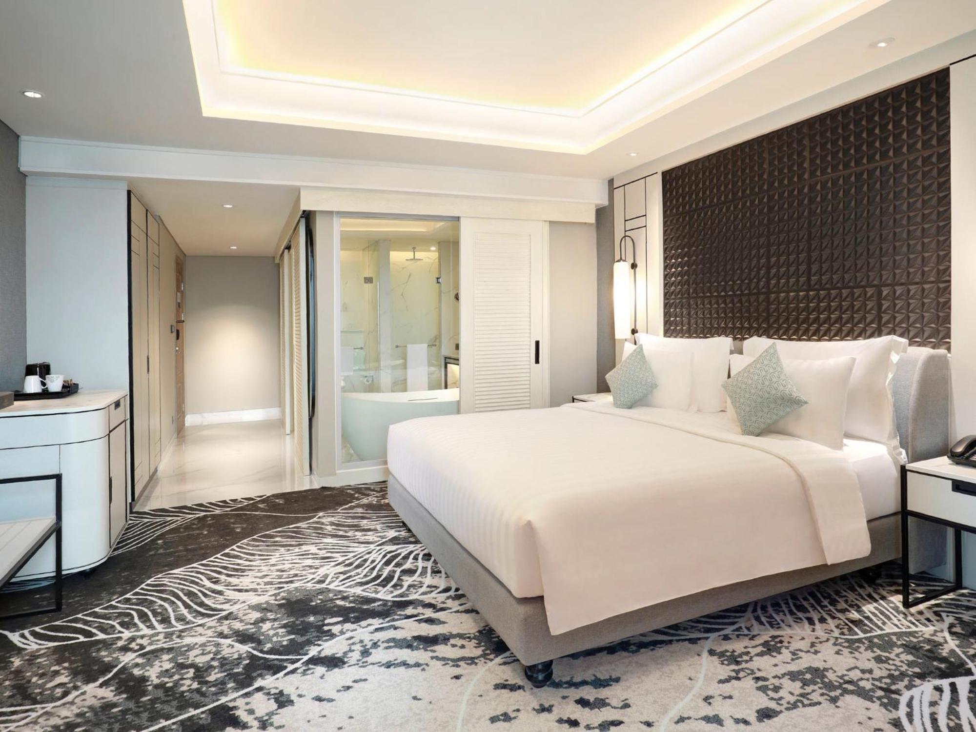 Movenpick Surabaya City Exterior foto