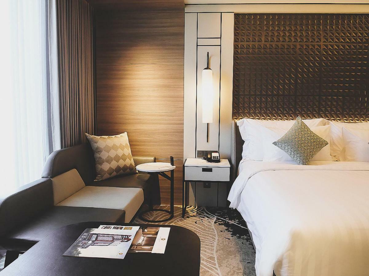 Movenpick Surabaya City Exterior foto