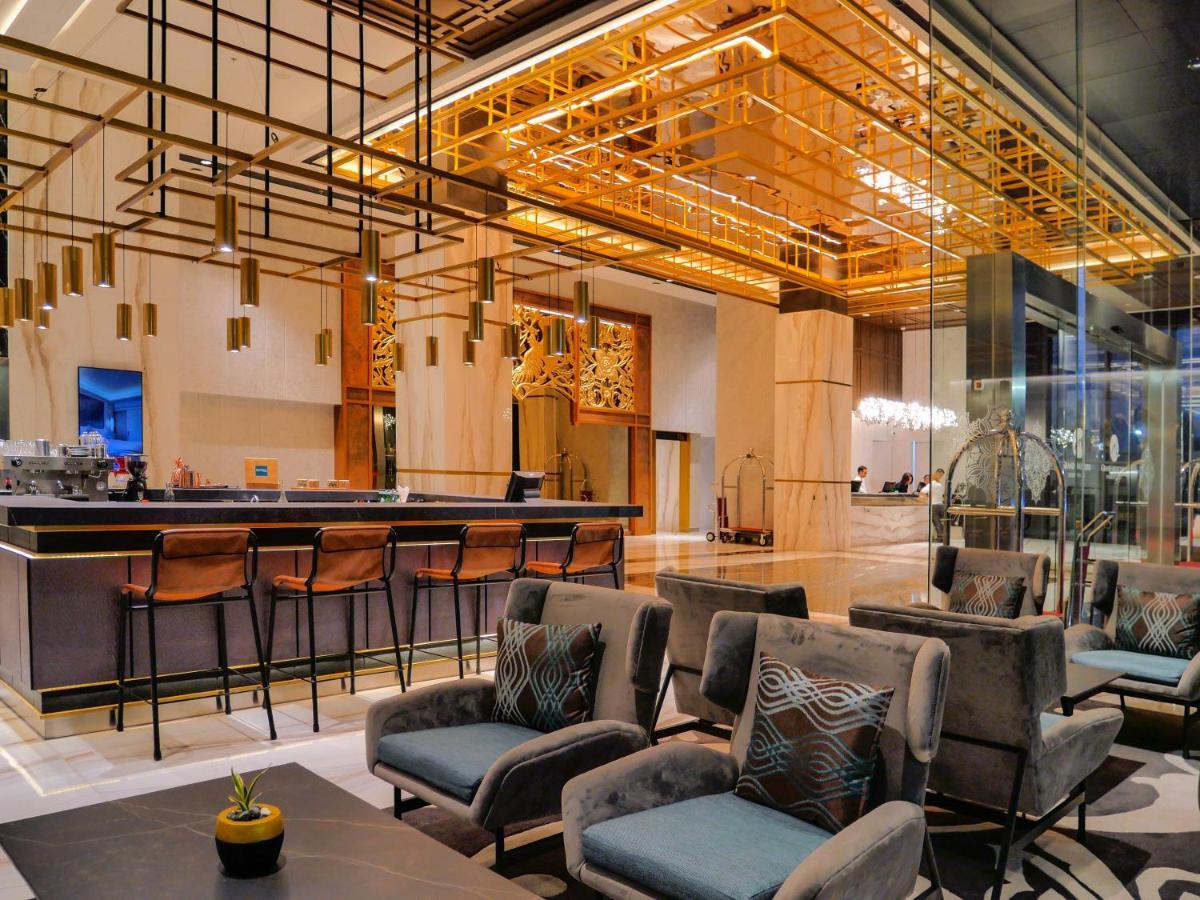 Movenpick Surabaya City Exterior foto